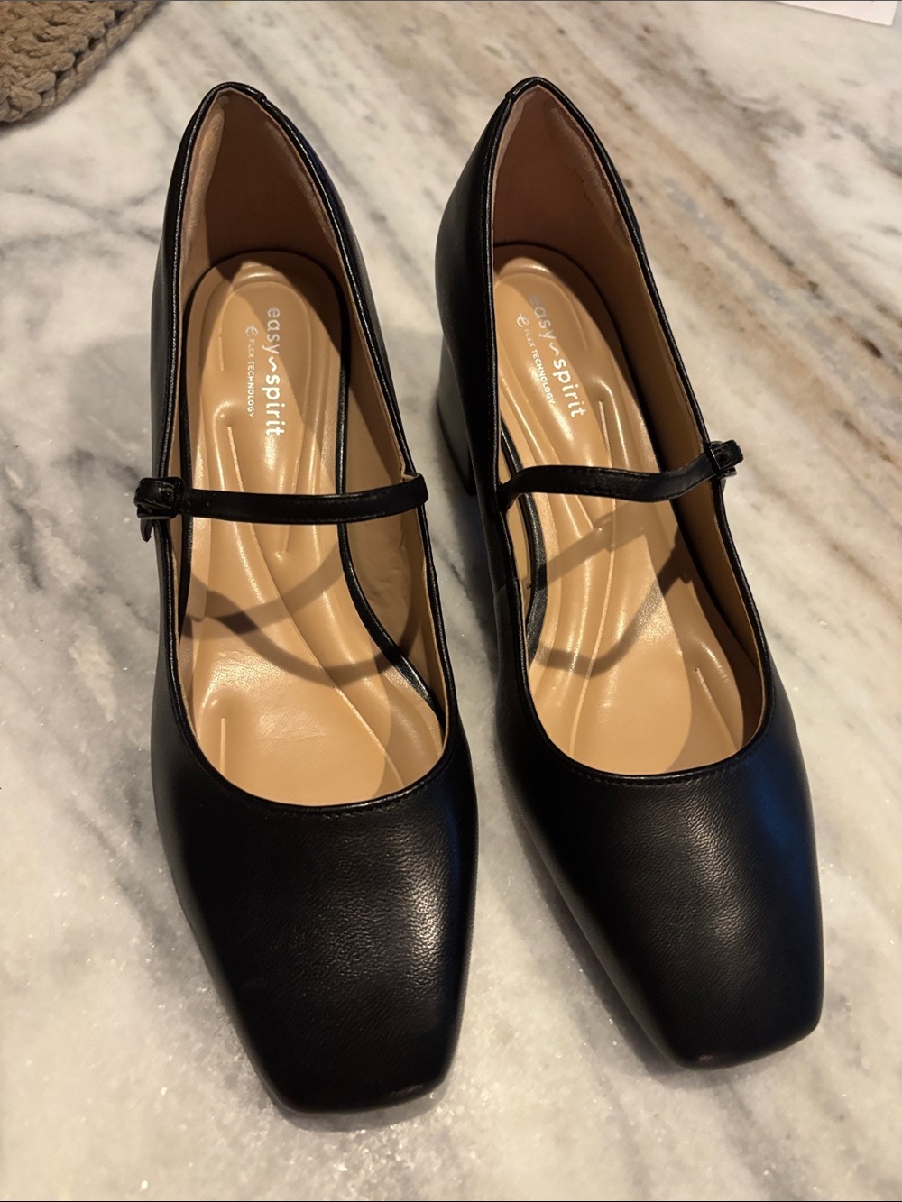 Easy Spirit Black Leather Mary Jane Pumps